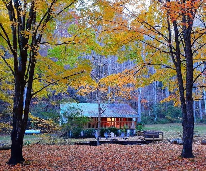 Creekside 1920'S Farmhouse Bryson City Exterior photo