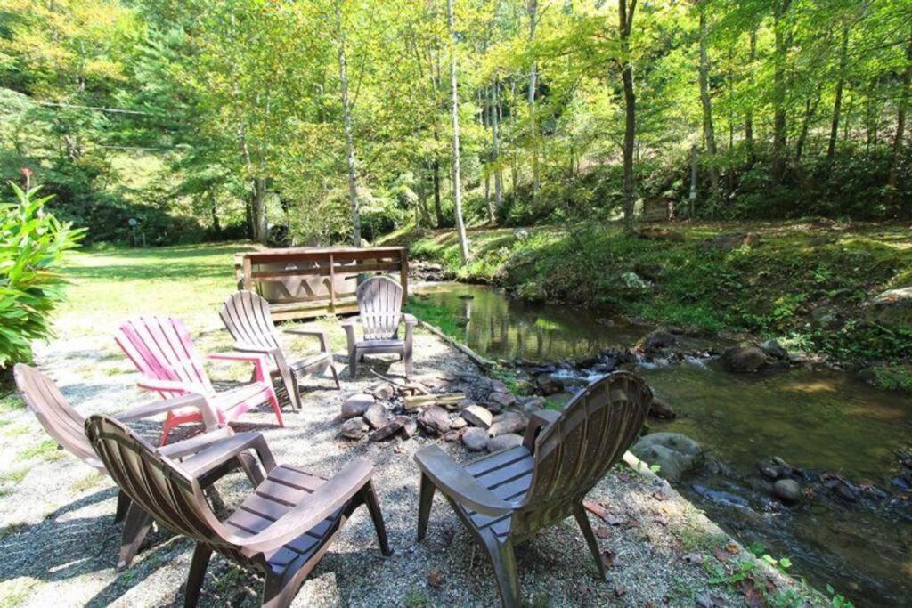 Creekside 1920'S Farmhouse Bryson City Exterior photo