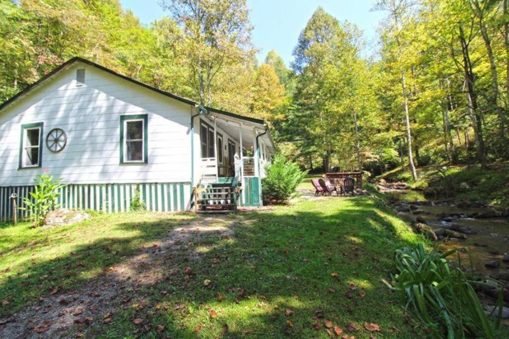 Creekside 1920'S Farmhouse Bryson City Exterior photo