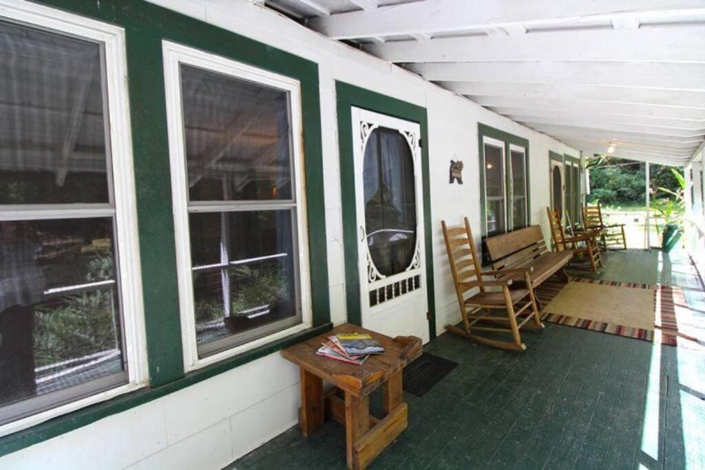 Creekside 1920'S Farmhouse Bryson City Exterior photo