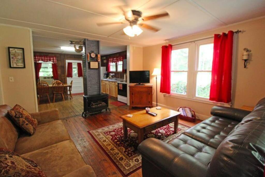 Creekside 1920'S Farmhouse Bryson City Exterior photo