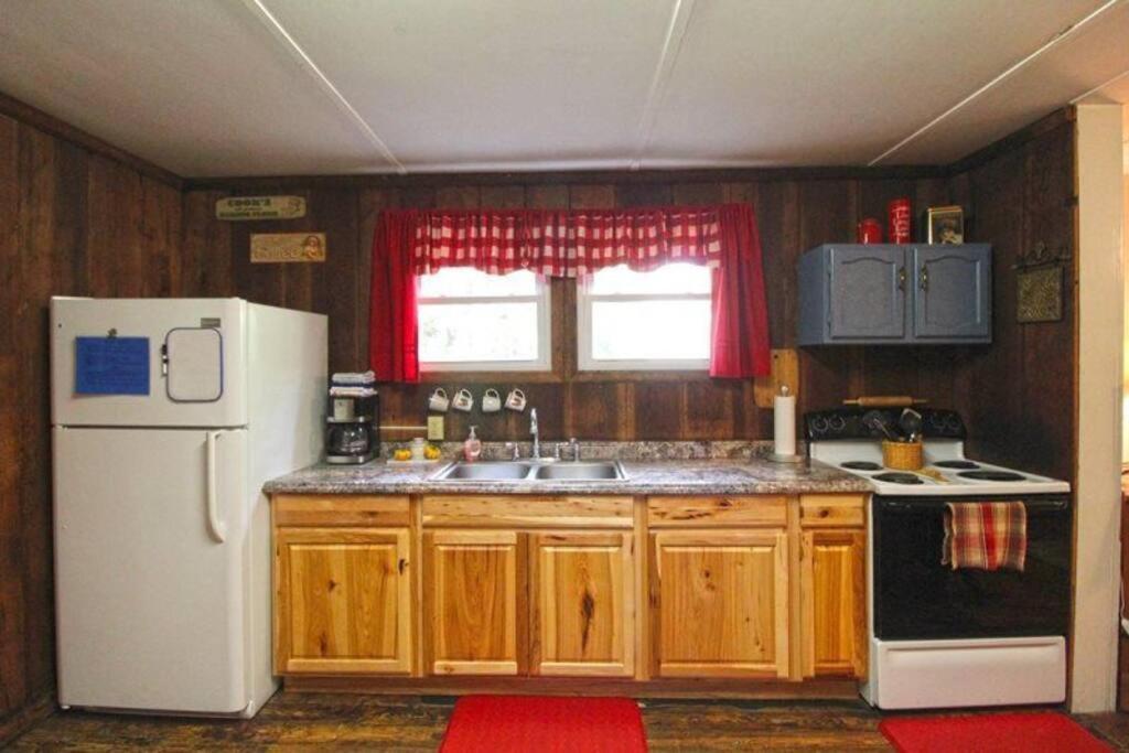 Creekside 1920'S Farmhouse Bryson City Exterior photo