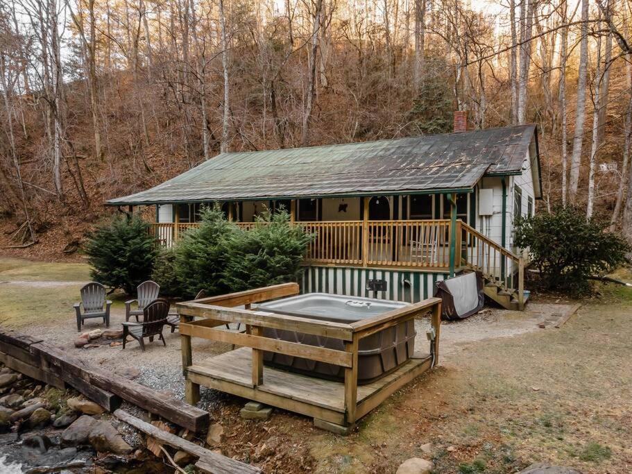 Creekside 1920'S Farmhouse Bryson City Exterior photo