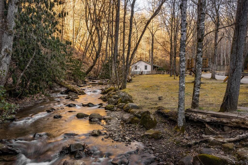 Creekside 1920'S Farmhouse Bryson City Exterior photo